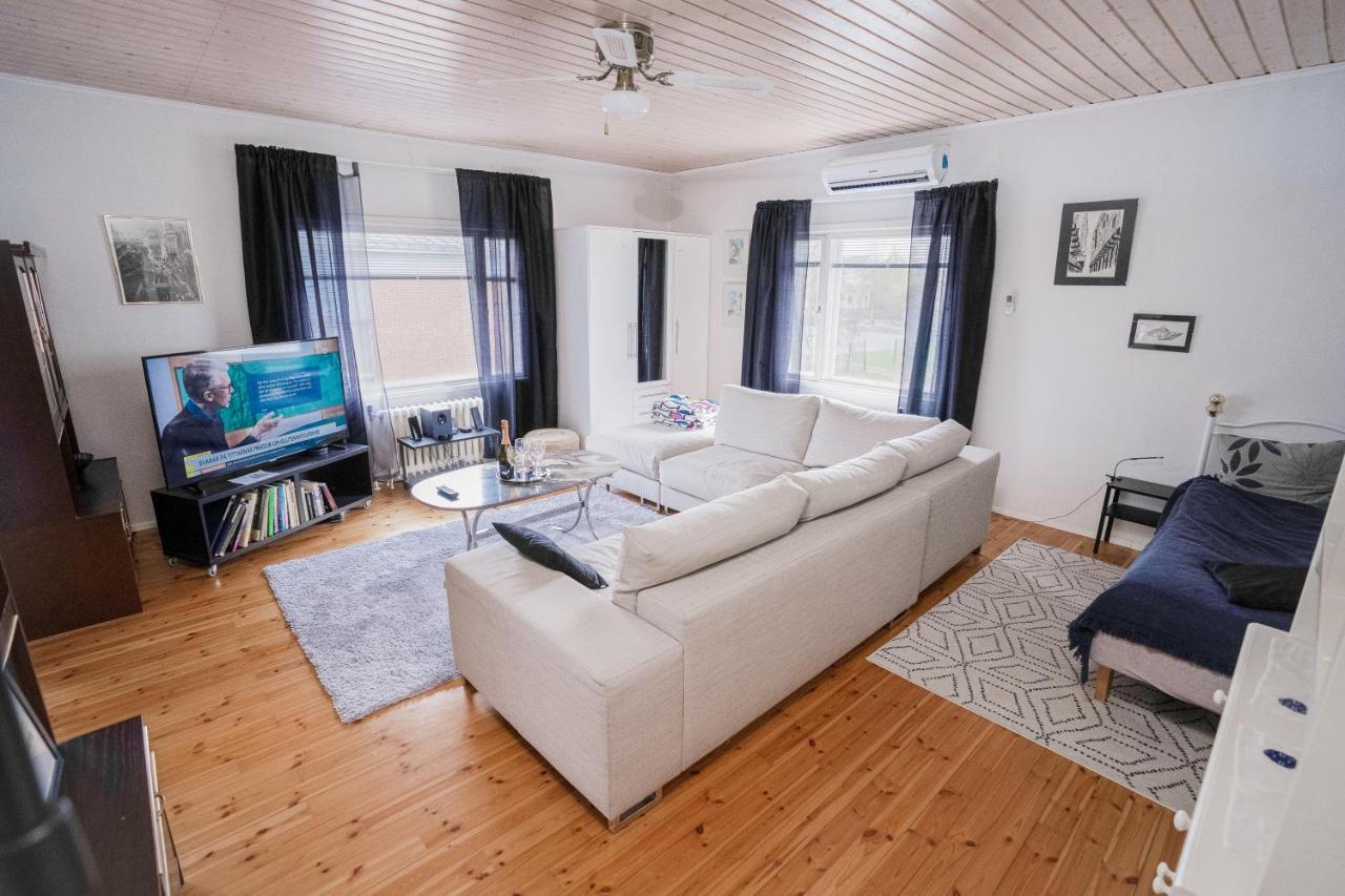 Iso Ja Viihtyisae Asunto Pietarsaaressa Apartment Jakobstad Exterior photo