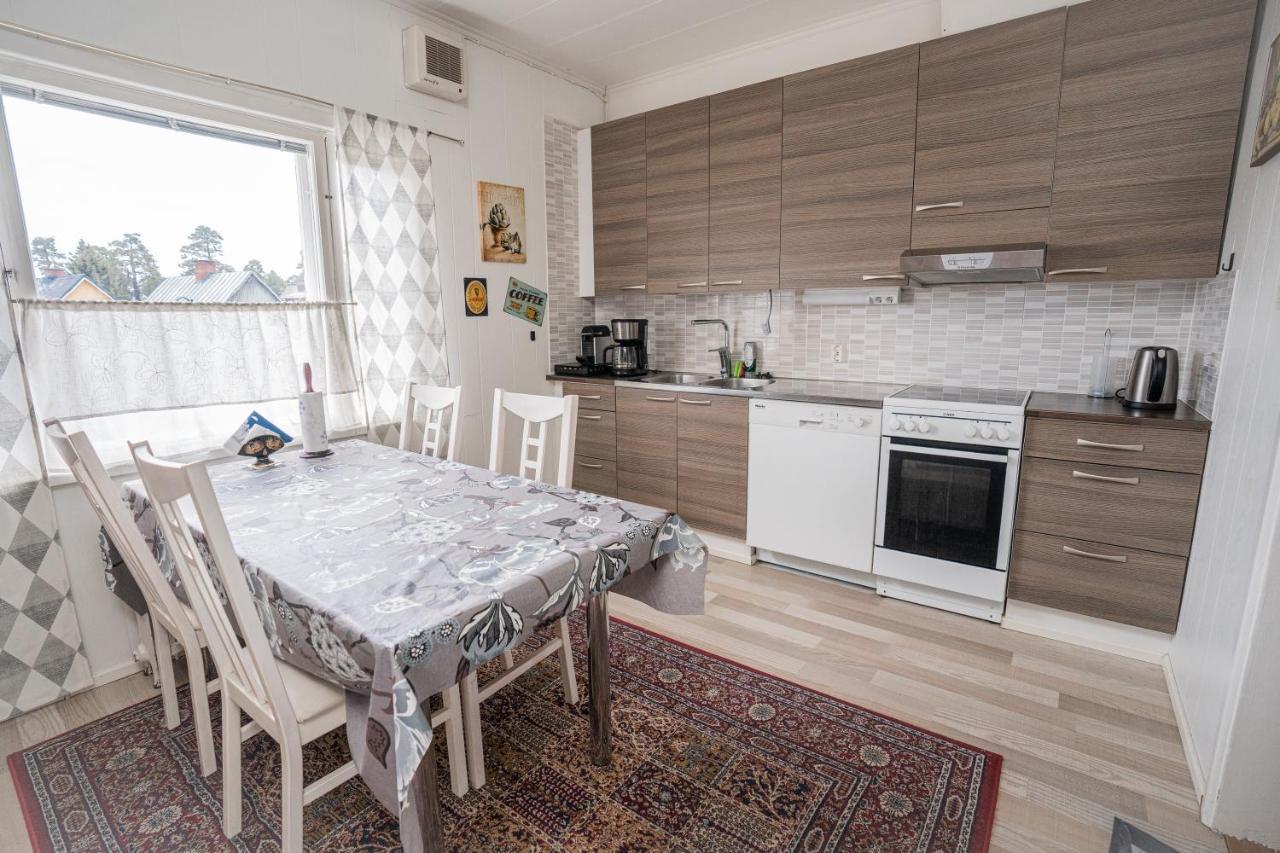 Iso Ja Viihtyisae Asunto Pietarsaaressa Apartment Jakobstad Exterior photo
